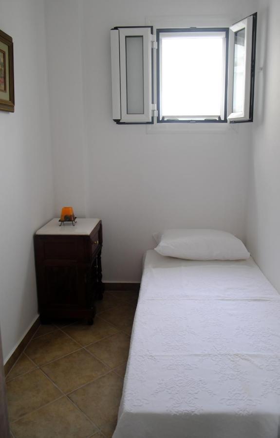 Marathona'S Apartment Aegina Extérieur photo