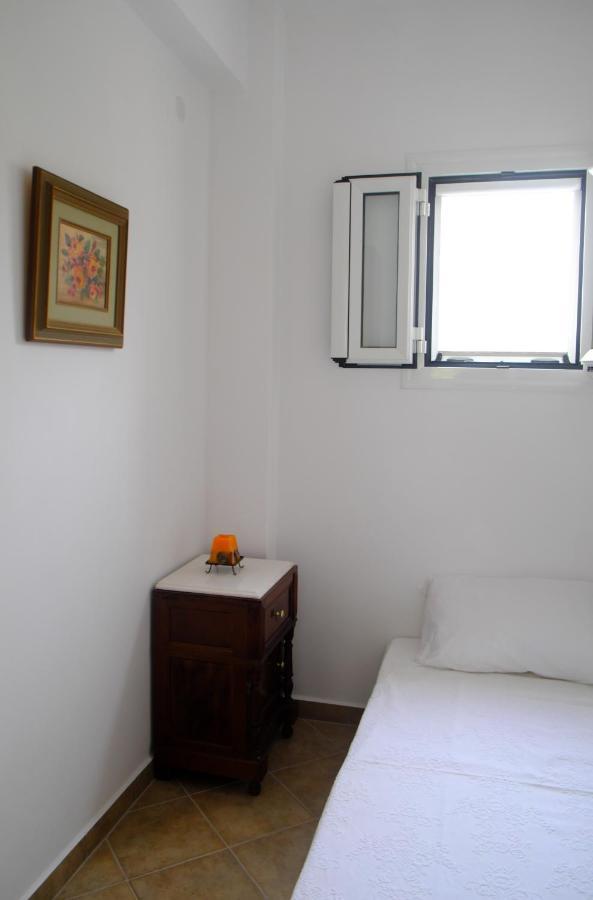 Marathona'S Apartment Aegina Extérieur photo