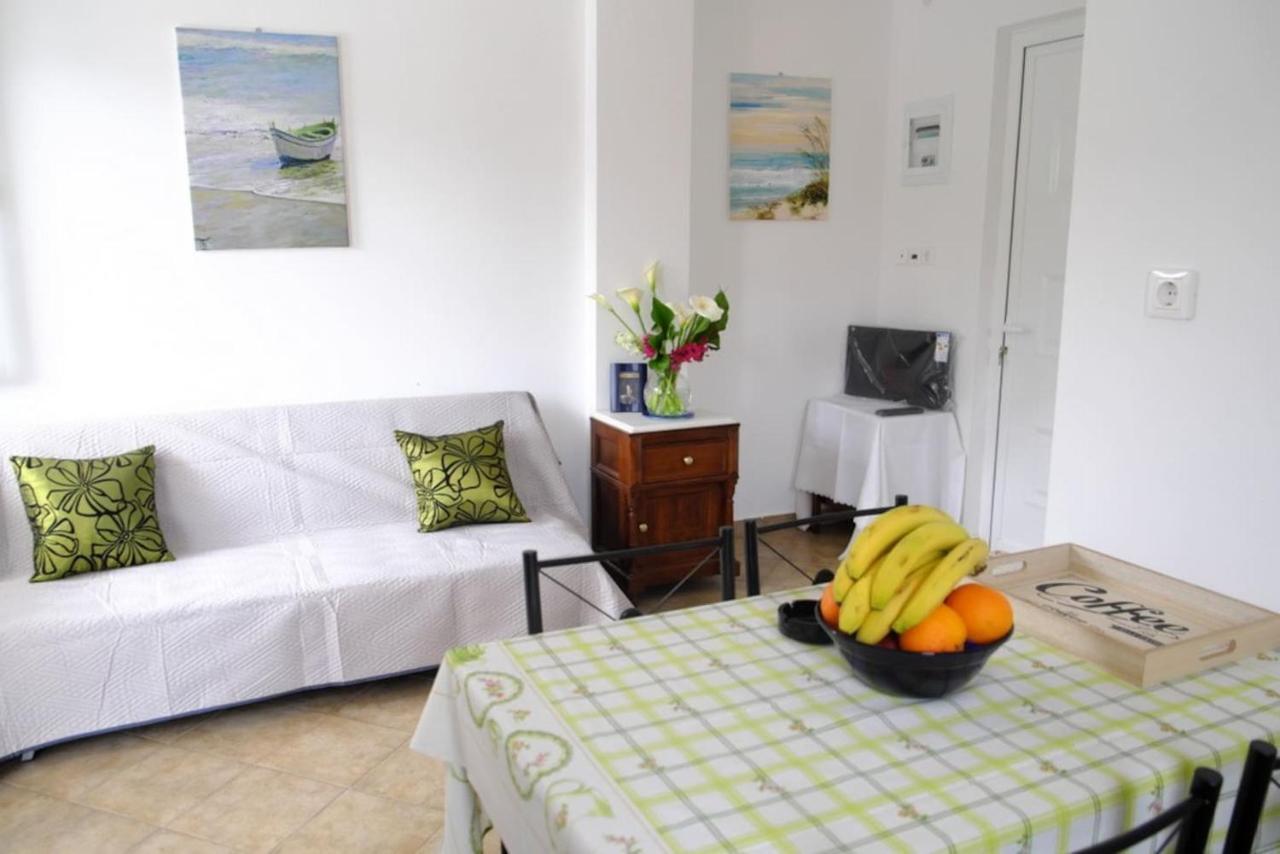 Marathona'S Apartment Aegina Extérieur photo